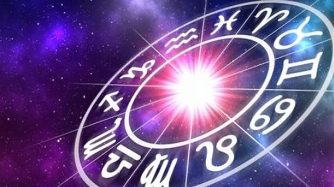 توقعات الأبراج اليومية.. الشمس تمنح مولود الأسد طاقة إشراق ومكاسب معنوية جديدة